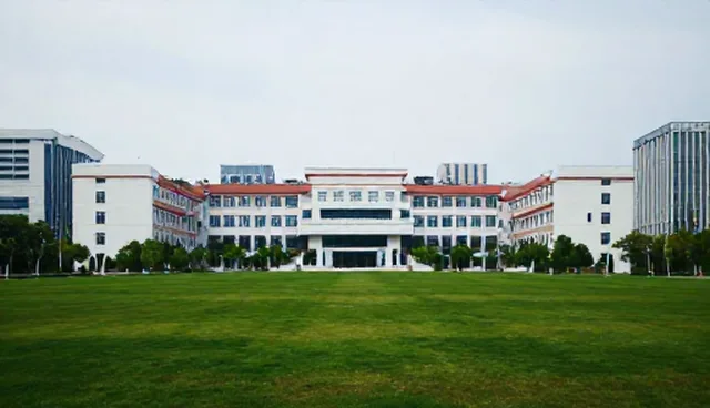 制造业系统优化升级:性能提升与适用条件分析